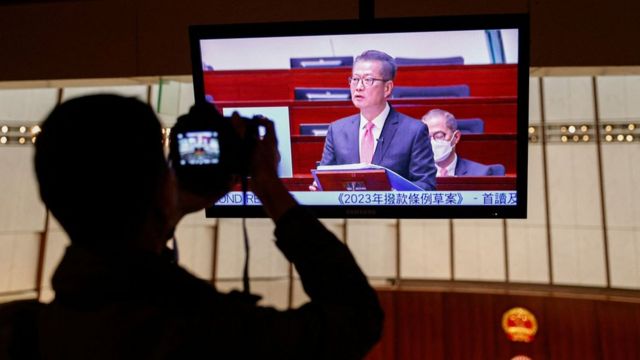 陈茂波在演辞中主动为赤字预算是否违反香港《基本法》的“量入为出”原则辩护。(photo:BBC)