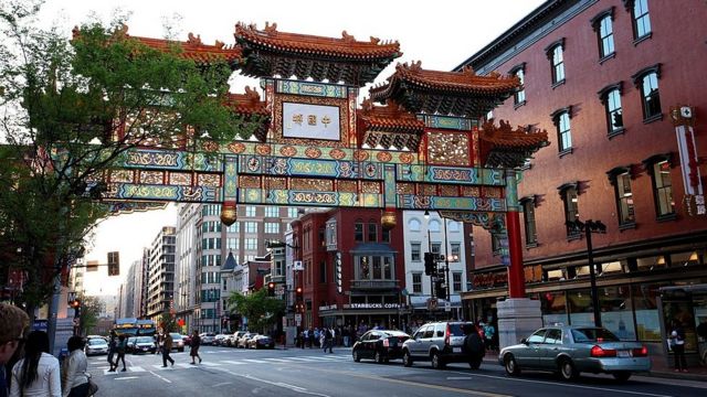 美国唐人街两面 中国 国旗之争 c News 中文