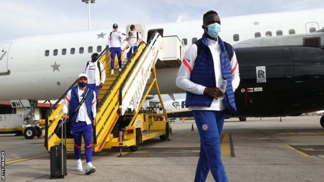 Chelsea and Senegal keeper Edouard Mendy stepping of a plane