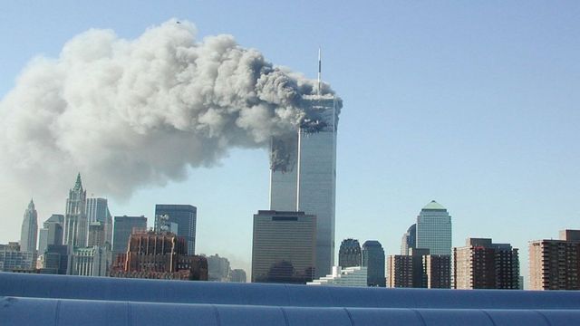 Humo saliendo de las Torres Gemelas tras los ataques del 11 de septiembre