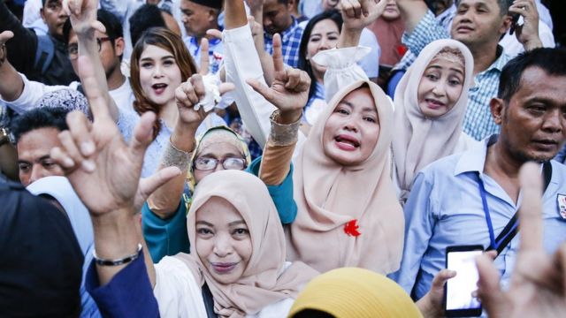 Pendukung Prabowo unjuk rasa di KPU