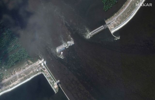 Спутниковый снимок прорыва плотины