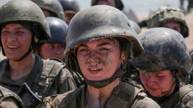 жінка