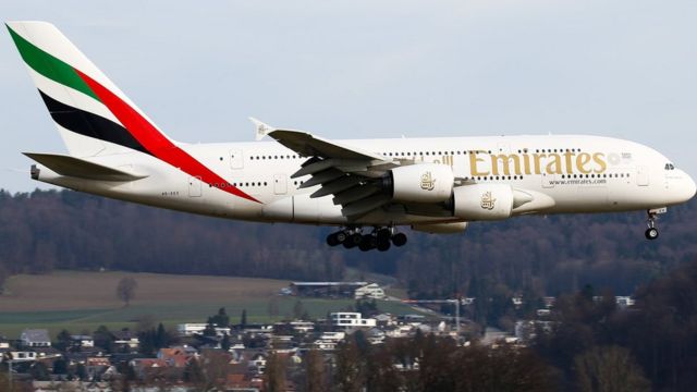 Avión de Emirates.
