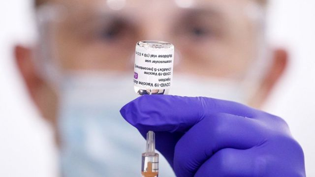 Covid aşısı: İngiltere&#39;de yapılan araştırmaya göre tek doz aşı 80 yaş üstü  kişilerde ciddi hastalık riskini yüzde 80 azaltıyor  BBC News Türkçe