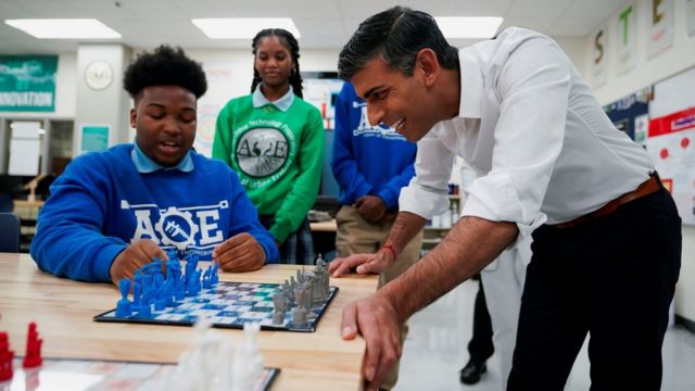 Should every child be made to play chess? - BBC News