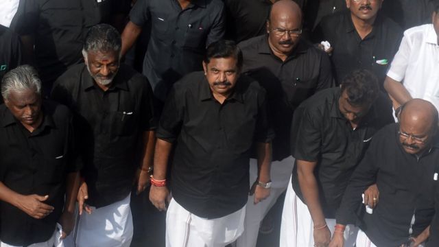எடப்பாடி மற்றும் ஓ பன்னீர் செல்வம்