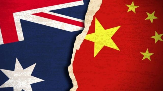 চীন ও অস্ট্রেলিয়ার পতাকা।