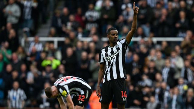 Alexander Isak celebrates after scoring for Newcastle against Sheffield United in the Premier League