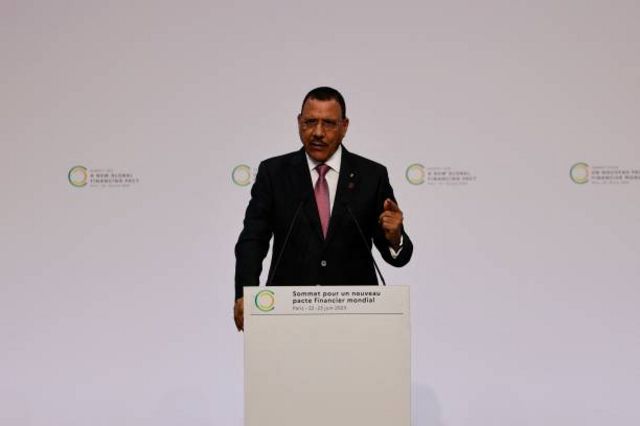 محمد بازوم.