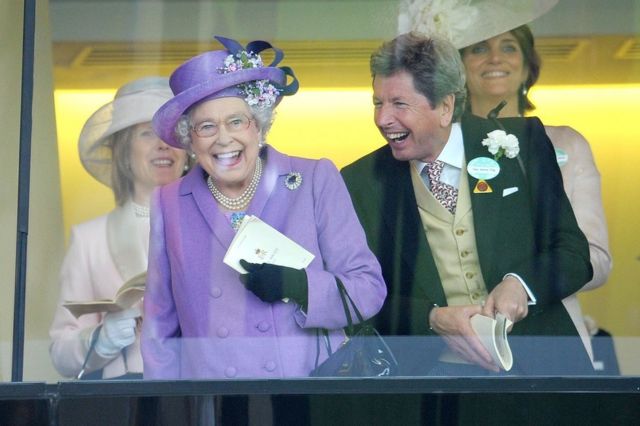 在作为马主获得第一个皇家赛马会冠军六十年后，女王的马赢得第 207 届金杯赛(photo:BBC)