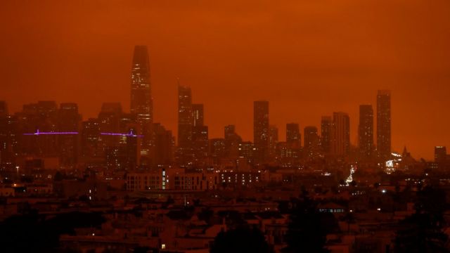 Incêndios florestais nos EUA em 2020 deixaram São Francisco banhada por uma luz fosca