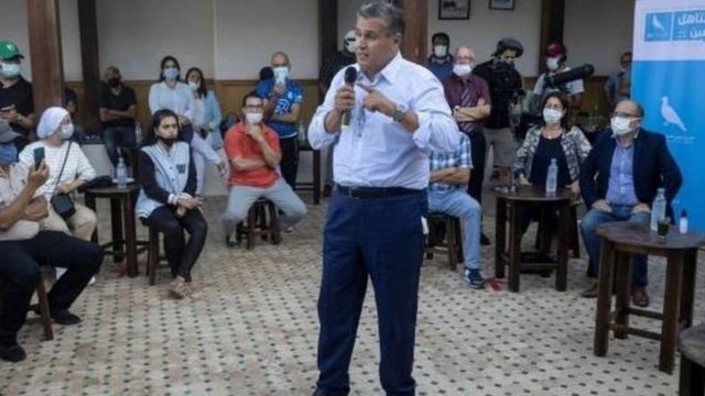 عزيز أخنوش زعيم حزب التجمع الوطني للأحرار خلال حملة انتخابية