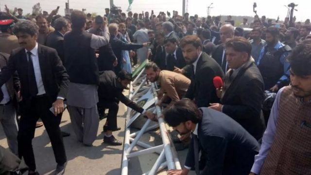 इमरान ख़ान के समर्थक