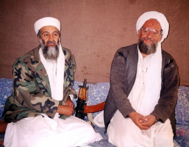 أسامة بن لادن (يسار) وأيمن الظواهري