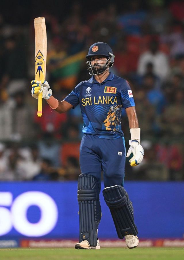 இலங்கையிடம் சிதைந்த இங்கிலாந்து அணி இப்படி மோசமான ஃபார்மில் தவிப்பது ஏன்?