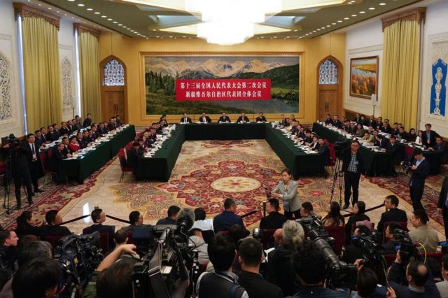 中國兩會 新疆主席迴避再教育營人數提問 稱設 寄宿學校 c News 中文