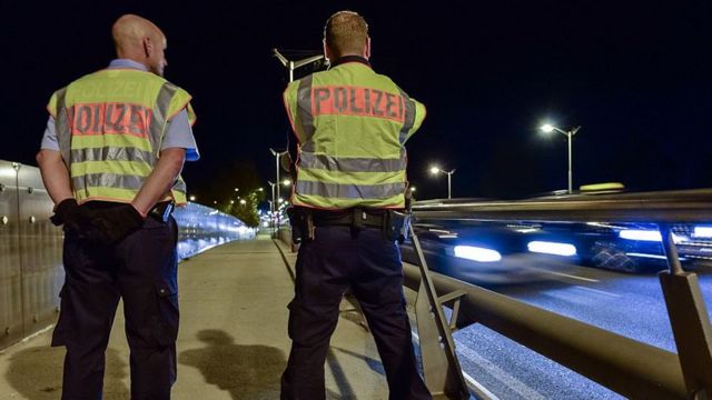 8歳児 真夜中の高速道路を140キロで疾走 ドイツ cニュース