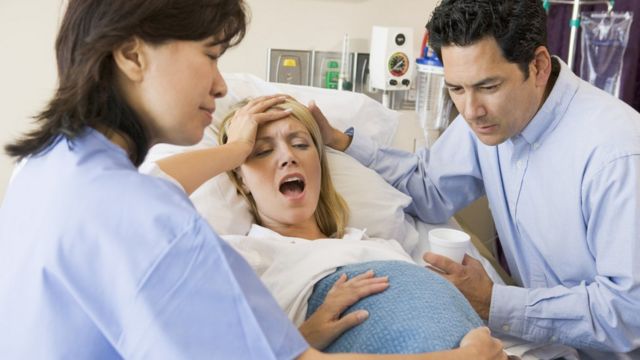 DERGİ - Doğum neden bu kadar acılı ve riskli? - BBC News Türkçe