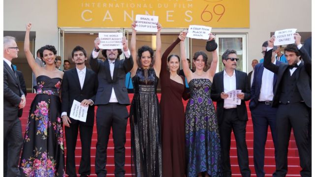 Atores protestam em Cannes