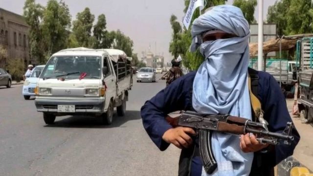 سيطرت طالبان على كل مناطق البلاد بشكل سريع فور انسحاب القوات الأمريكية قبل عدة أشهر