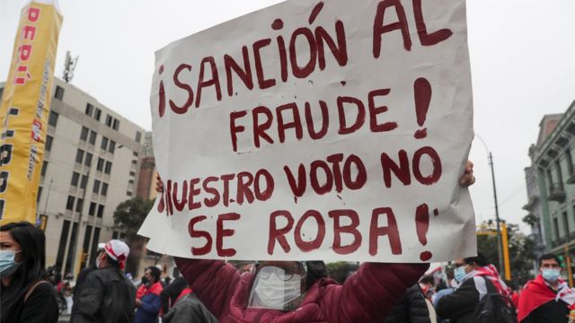 Cartel contra el fraude electoral en Perú
