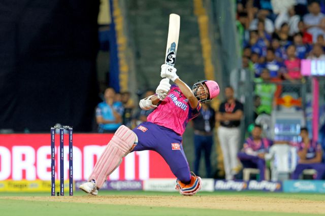 மும்பை இந்தியன்ஸ் வெற்றி