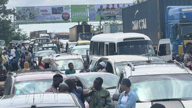 A﻿suu strike: Nigeria President Muhammadu Buhari meet wit Pro ...