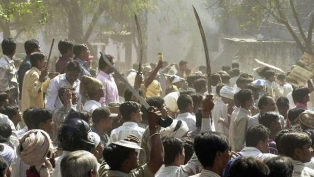 গুজরাতে ২০০২ সালে দাঙ্গার ছবি
