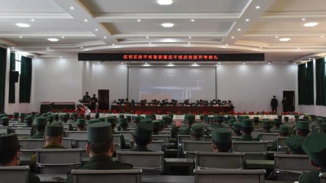 မနှစ်က ဗိုလ်သင်တန်းဖွင့်။