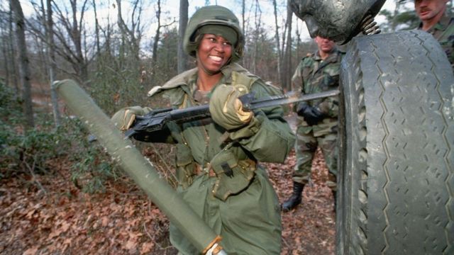 À CNN, brasileiro relata que militares usavam roupas do exército