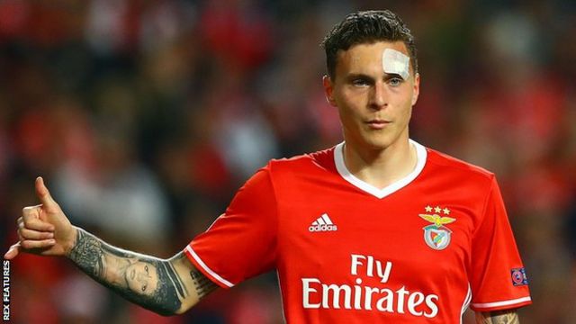 Man United Yamsaini Victor Lindelof Kwa Pauni Milioni 31 Bbc News Swahili 