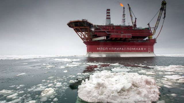 Barco ruso en el Ártico.
