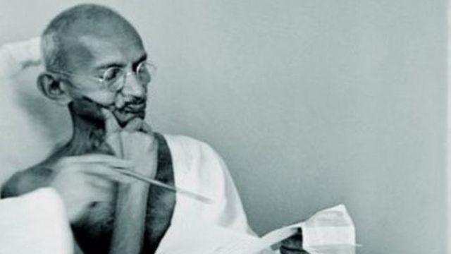 సర్దార్ వల్లభాయ్ పటేల్తో మహాత్మా గాంధీ