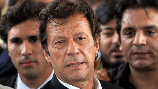 عمران خان پنجاب کې له پښتنو سره توپيري چلند د ترهګرو په ګټه دی Bbc