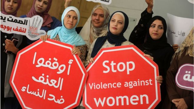 Filistinlilerin yüzde 54'ü kadına yönelik şiddetin son bir yılda arttığını söylüyor.