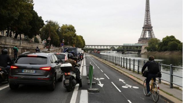 Champs Élysées—one of Paris's most polluted roads—to be