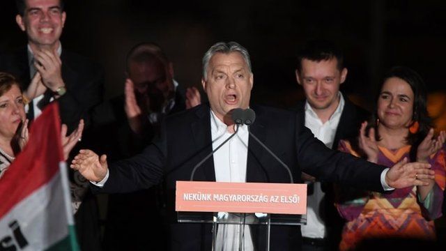 El primer ministro húngaro Viktor Orbán tras anunciarse los resultados parciales de las elecciones de este domingo en Budapest.