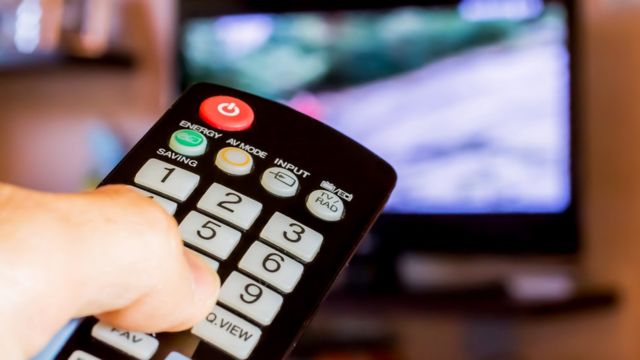 El curioso origen del control remoto televisor (y se transformó a lo largo del tiempo) - BBC News Mundo