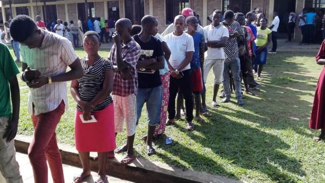 Amatora ya kamarampaka yitabwe cane mu Burundi