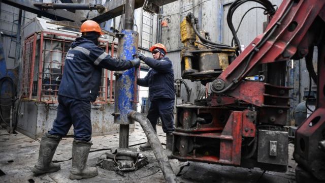 Буровая на Бованенковском месторождении газа на Ямале