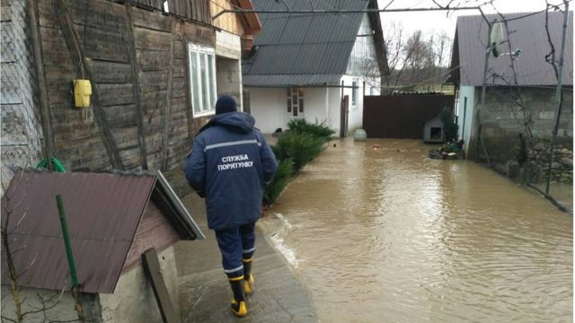 Pavodok Na Zakarpatti Voda Narobila Velikoyi Shkodi Bbc News Ukrayina