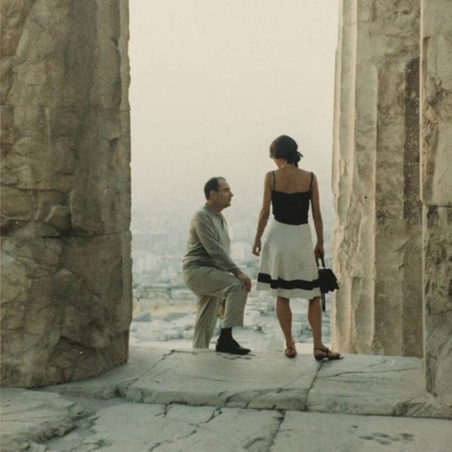 François Mitterrand con Anne Pingeot en la Acrópolis de Atenas en los 70 del siglo pasado.