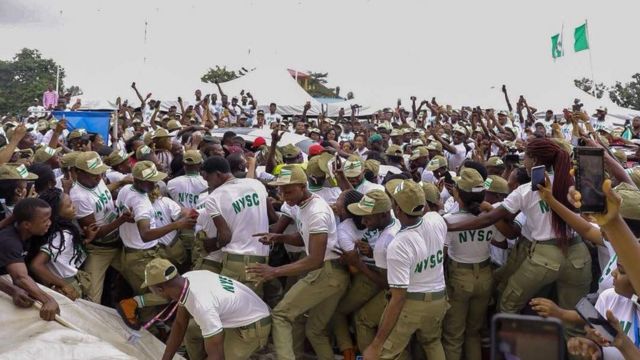 Davido Nysc Camp For Lagos Scata As Superstar Musician Show Bbc News Pidgin