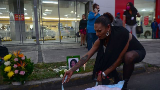 Una ofrenda para Paola Buenrostro