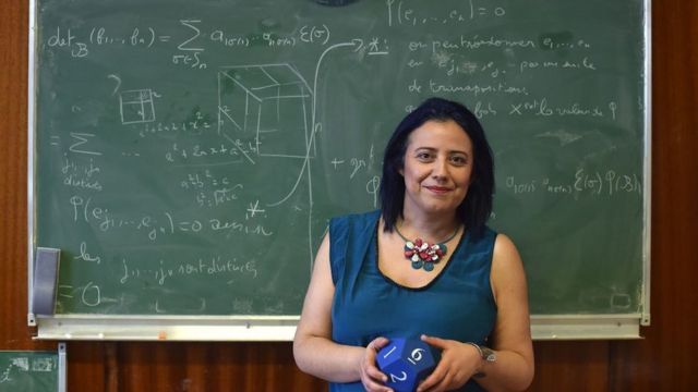 Houria Lafrance, l'enseignante qui théâtralise les mathématiques.