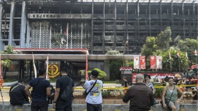 Gedung Kejaksaan Agung terbakar, pakar fire safety sebut 70% kantor