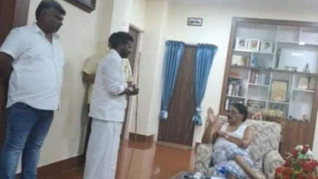 சமூக வலைத்தளத்தில் பகிரப்படும் படம்