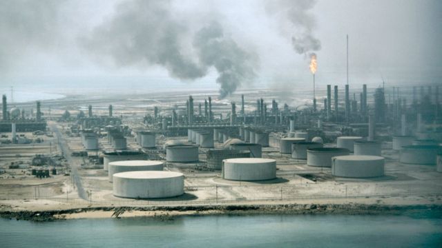 нефтевышка в Саудовской Аравии