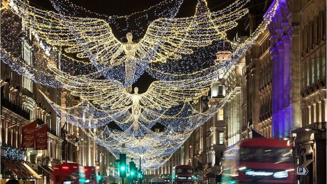 2017年圣诞彩灯——伦敦著名的高端购物街摄政街(Regent Street)